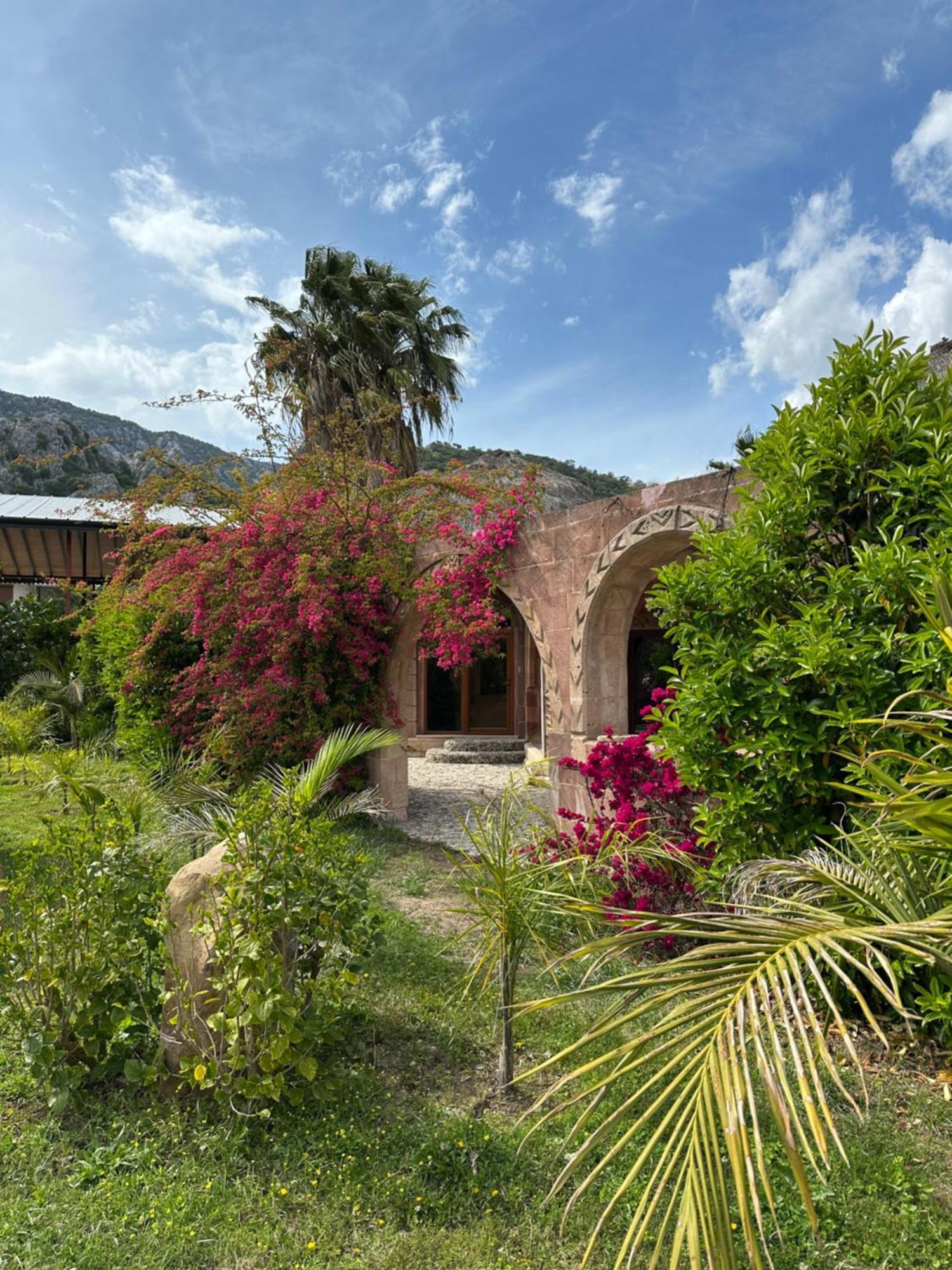 Azur Hotel Çıralı Exteriör bild